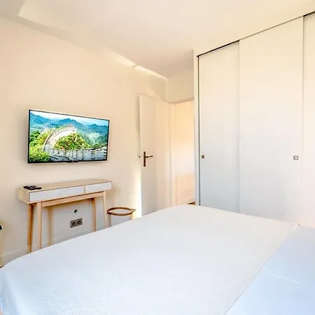 Apartment With Parking *
