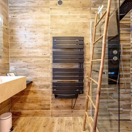 Apartment With Parking